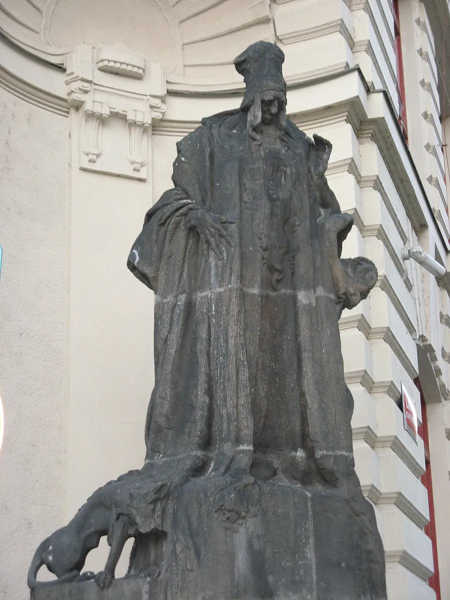 Estatua del Maharal de Praga, obra de Ladislav Šaloun