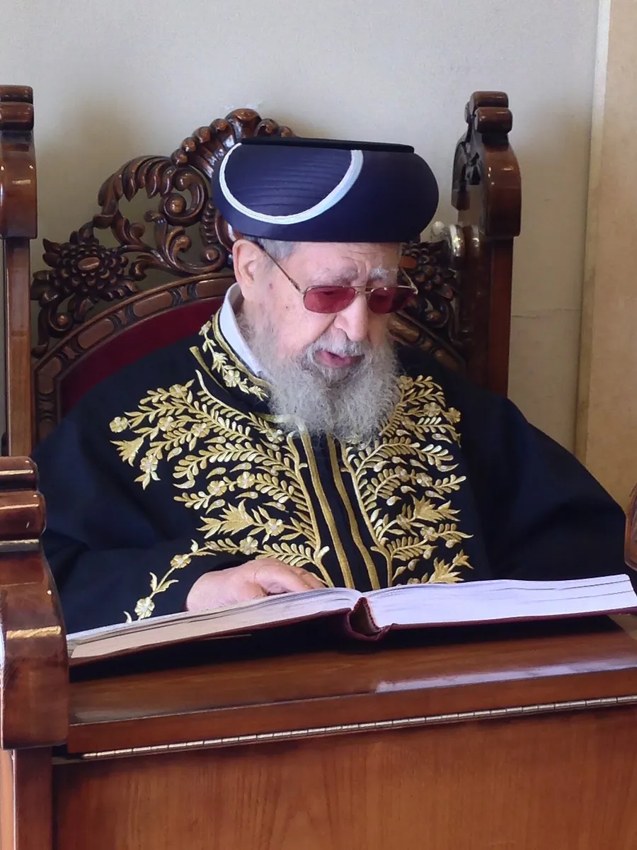 Rabbi Ovadia Yosef in his synagogue